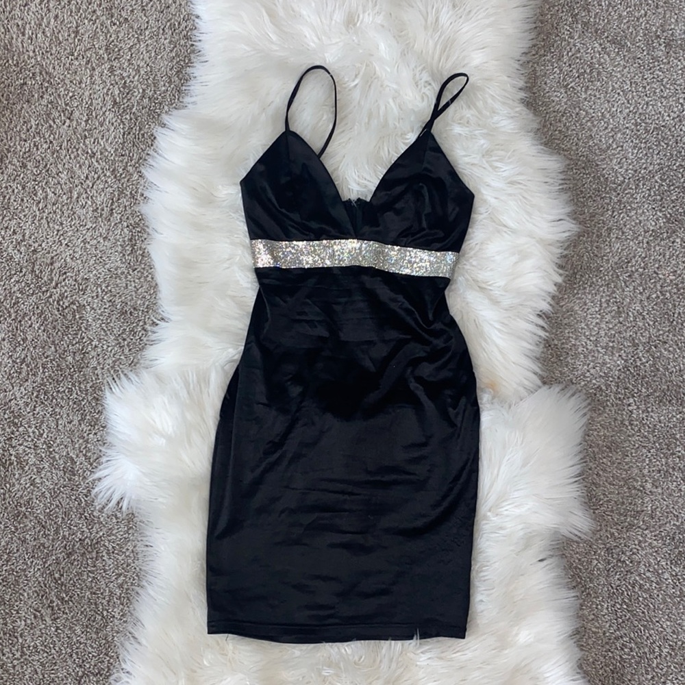 Satin diamond waisted detailing